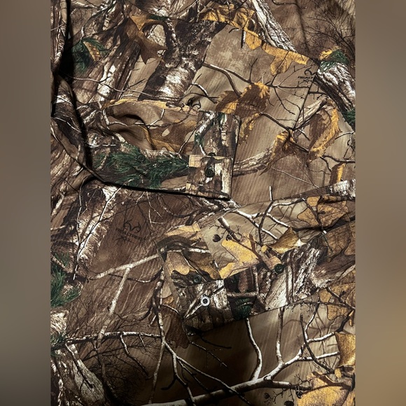 Men’s Camo Under Armour Performance Field Shirt Realtree - Picture 11 of 15